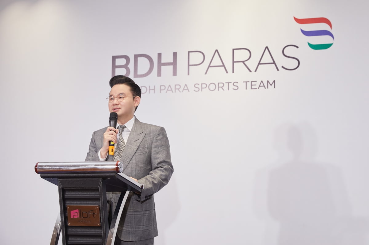 杭州成立首个初中足球学院，并聘请浙江队领队李磊担任导师