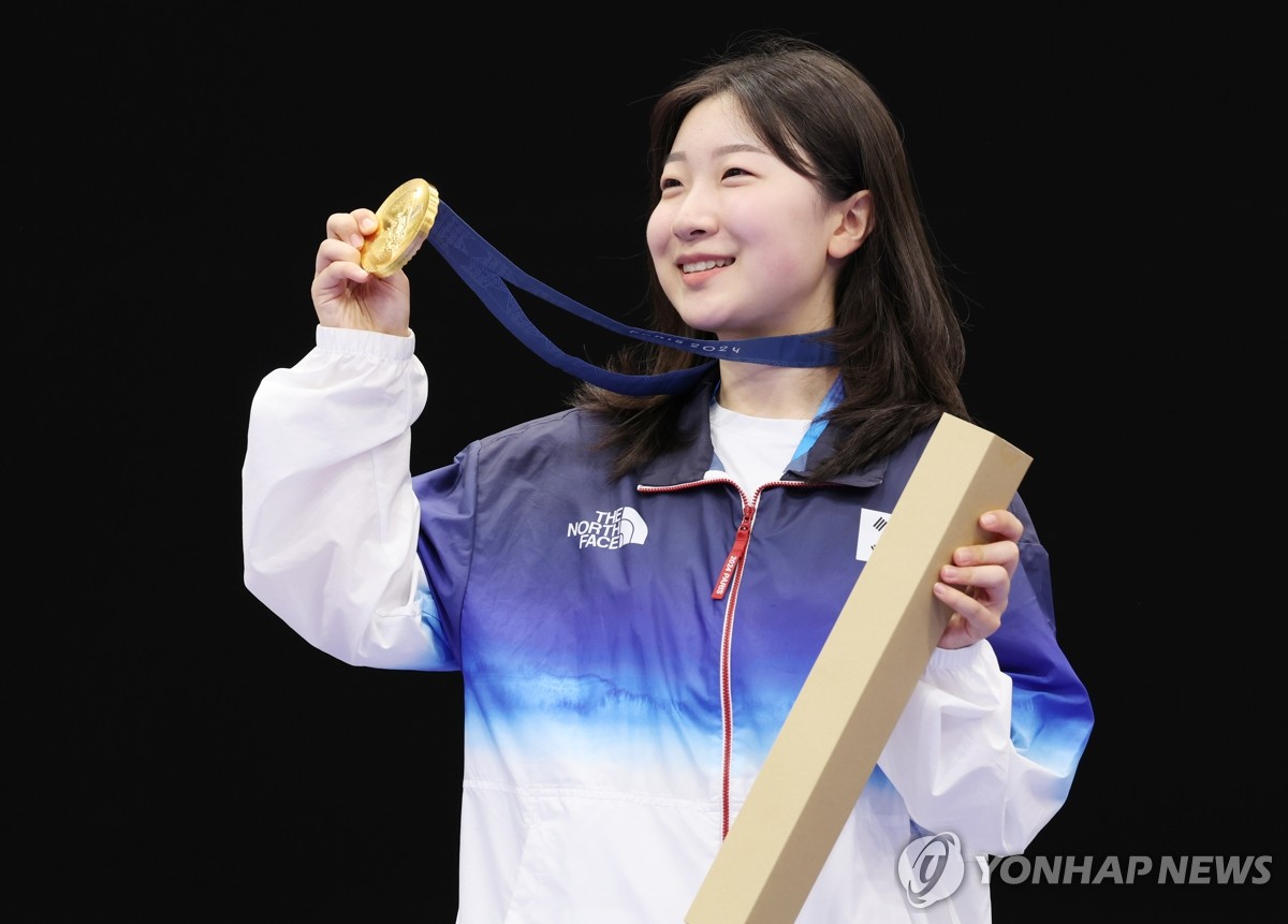 退役后入选FIFA年度最佳阵容，克罗斯：完美收官