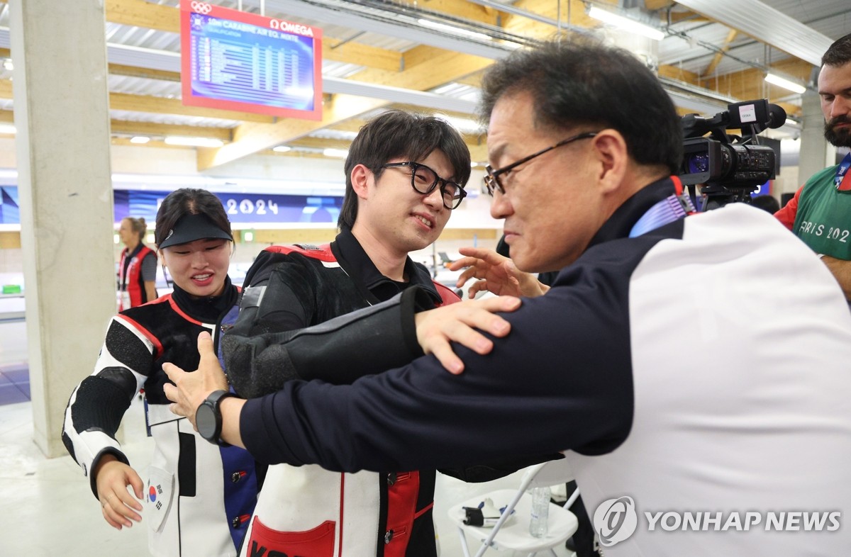 卢克曼单刀打飞 亚特兰大暂3-2领先佛罗伦萨