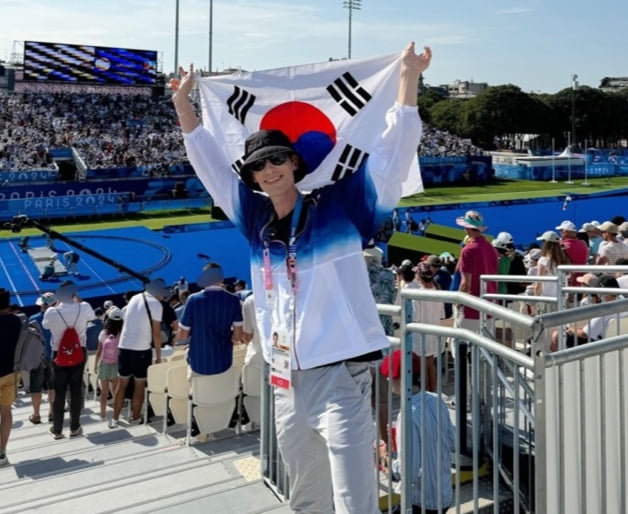 B费：我们不需要指责任何人，说卡塞米罗或梅努丢球权没意义