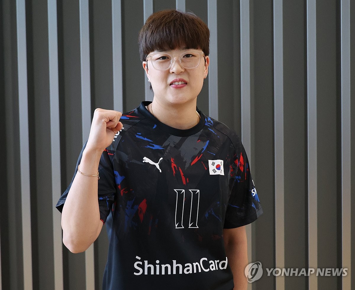 NBA季前赛半场：布朗尼7分 奥利瓦里轰19分 勇士多点开花以66-40大比分领先湖人